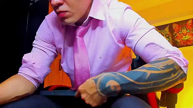 ALPHA DOMINUS  online show from 7, 10, 2025