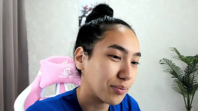 FlirtyAura online show from 11, 11, 2025