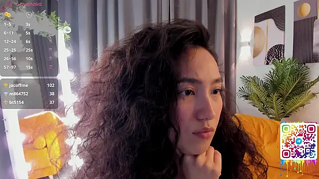 Snapshot of FlirtyAura chatting on 22, 4, 2026 FlirtyAura online show from 22, 4, 2026