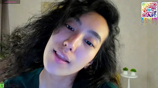 Snapshot of FlirtyAura chatting on 27, 4, 2026 FlirtyAura online show from 27, 4, 2026