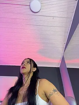 BellaFernandez   online show from 20, 6, 2026