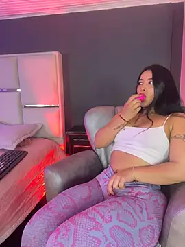 BellaFernandez   online show from 25, 6, 2026
