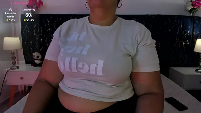 Snapshot of katte_landerr chatting on 8, 5, 2026 katte landerr online show from 8, 5, 2026