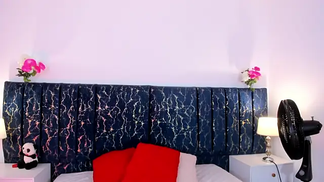 Snapshot of katte_landerr chatting on 13, 5, 2026 katte landerr online show from 13, 5, 2026