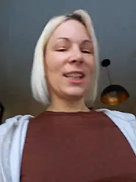 Snapshot of Sunny-Sin chatting on 15, 2, 2026 Sunny-Sin online show from 15, 2, 2026