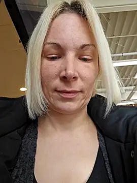 Snapshot of Sunny-Sin chatting on 27, 2, 2026 Sunny-Sin online show from 27, 2, 2026