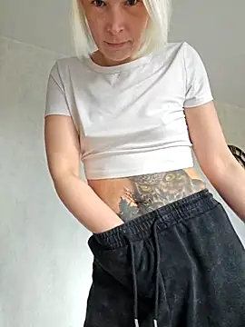 Snapshot of Sunny-Sin chatting on 1, 3, 2026 Sunny-Sin online show from 1, 3, 2026