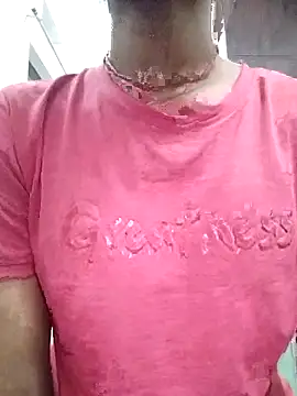 Snapshot of Naina_04 chatting on 27, 9, 2025 Naina 04 online show from 27, 9, 2025