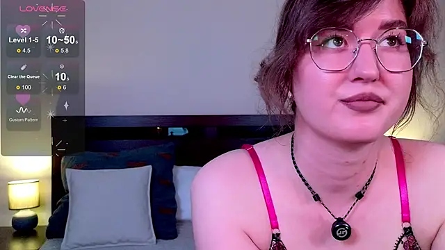 Snapshot of _AlexaFlowers_ chatting on 24, 6, 2026 AlexaFlowers online show from 24, 6, 2026