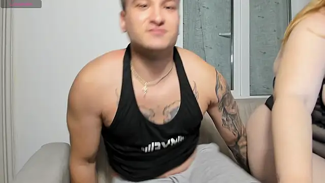 Snapshot of MarcusSophie chatting on 22, 10, 2025 MarcusSophie online show from 22, 10, 2025