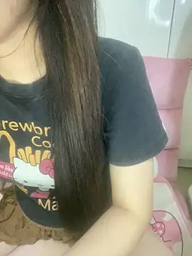 Snapshot of RubyBerry chatting on 10, 10, 2025 RubyBerry online show from 10, 10, 2025