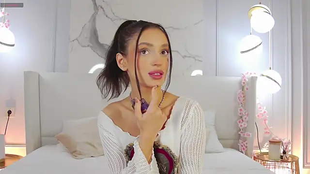 AdoraCortes online show from 5, 11, 2025