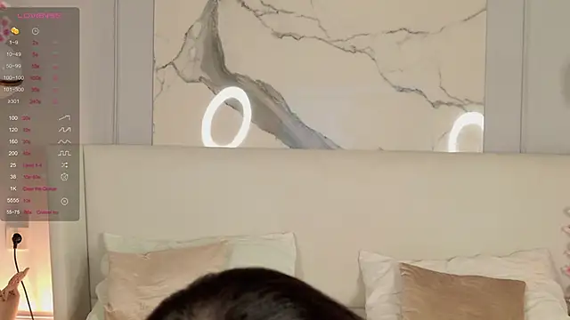 AdoraCortes online show from 26, 11, 2025