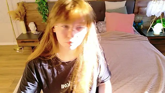 Moon  Bunny online show from 29, 5, 2026