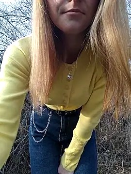 Snapshot of YOOUR_EVAA chatting on 20, 11, 2025 YOOUR EVAA online show from 20, 11, 2025