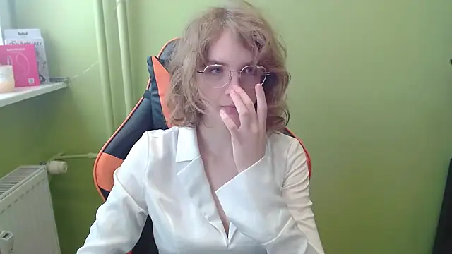 juicyPenny online show from 6, 1, 2026