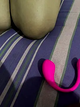 Slllll Couple00 online show from 23, 9, 2025