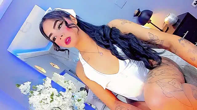 Snapshot of VanessaStonee chatting on 8, 10, 2025 VanessaStonee online show from 8, 10, 2025