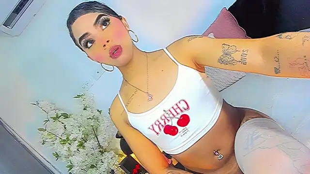 Snapshot of VanessaStonee chatting on 10, 11, 2025 VanessaStonee online show from 10, 11, 2025