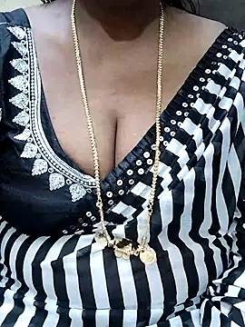 Snapshot of shobini chatting on 22, 10, 2025 shobini online show from 22, 10, 2025