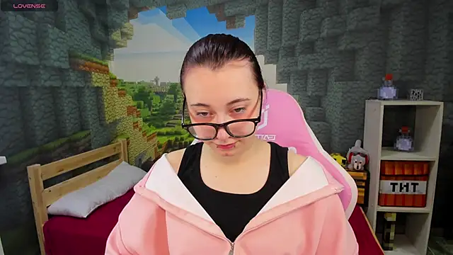 ClaraParks online show from 3, 12, 2025