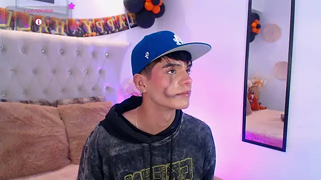 Dulcey  online show from 25, 10, 2025