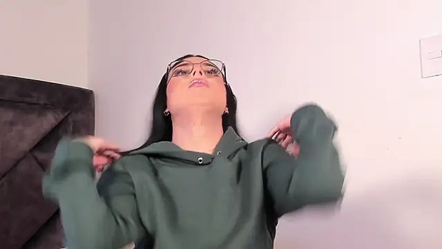 SamanthaRivas  online show from 19, 9, 2025