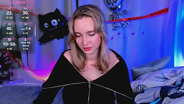 Snapshot of EllaBloom chatting on 29, 10, 2025 EllaBloom online show from 29, 10, 2025