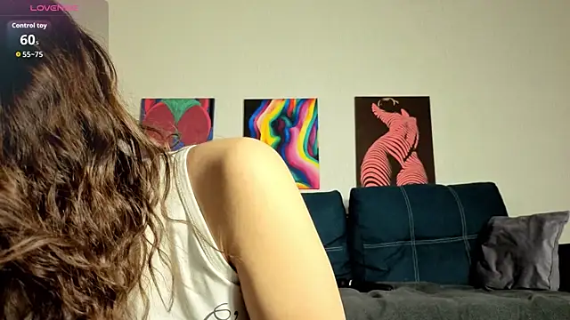 Snapshot of TrixiBell chatting on 18, 11, 2025 TrixiBell online show from 18, 11, 2025