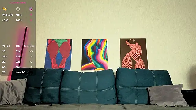 Snapshot of TrixiBell chatting on 14, 1, 2026 TrixiBell online show from 14, 1, 2026