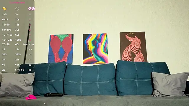 Snapshot of TrixiBell chatting on 5, 2, 2026 TrixiBell online show from 5, 2, 2026