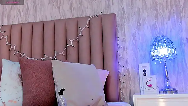 Emely florence  online show from 12, 1, 2026