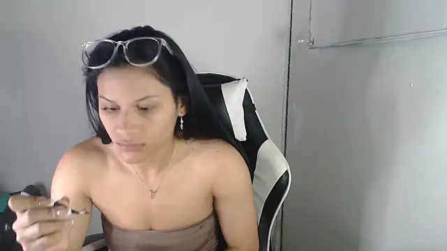 Snapshot of JessGarcia chatting on 16, 11, 2025 JessGarcia online show from 16, 11, 2025