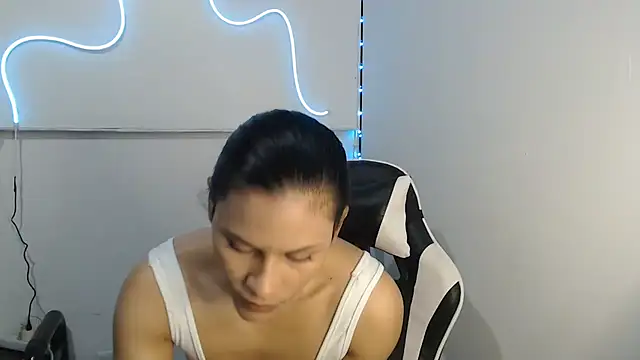 Snapshot of JessGarcia chatting on 3, 12, 2025 JessGarcia online show from 3, 12, 2025