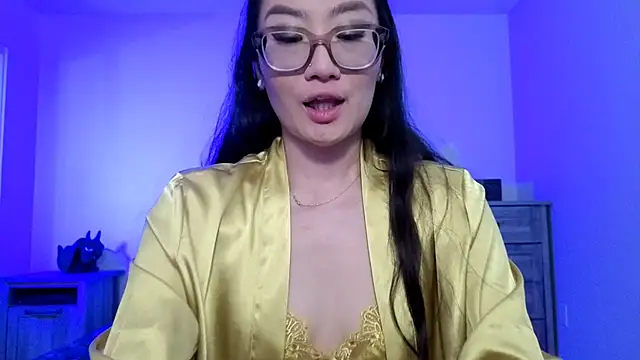 Aliciaz3 online show from 6, 10, 2025