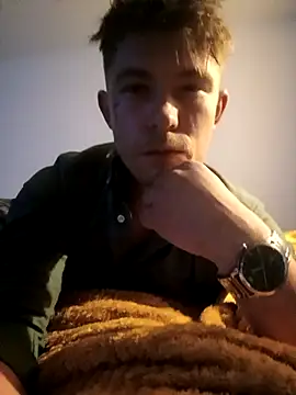 Snapshot of cameron334 chatting on 6, 10, 2025 cameron334 online show from 6, 10, 2025