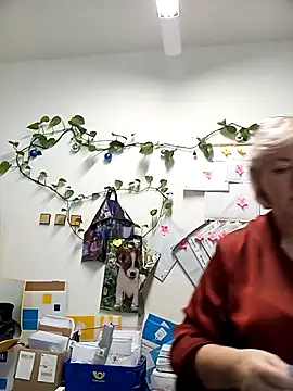 Snapshot of TerezaVelvet chatting on 8, 10, 2025 TerezaVelvet online show from 8, 10, 2025