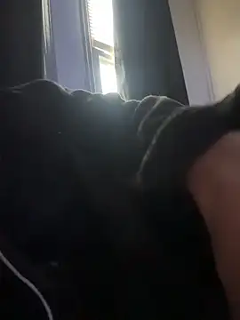 Snapshot of makeyoucum1716 chatting on 12, 11, 2025 makeyoucum1716 online show from 12, 11, 2025