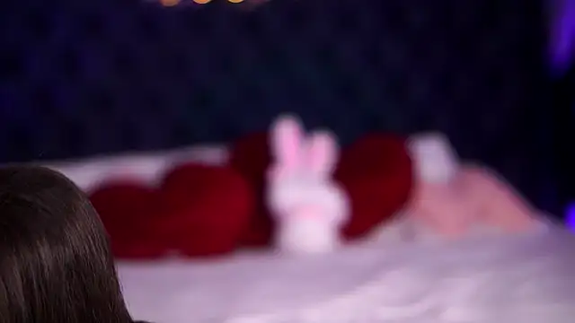 Snapshot of LalaRoze chatting on 4, 12, 2025 LalaRoze online show from 4, 12, 2025