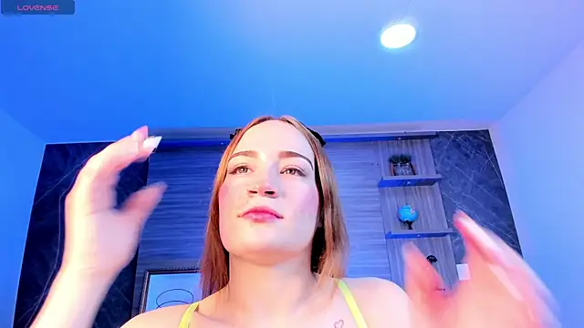 Snapshot of MadisonAnngel chatting on 29, 9, 2025 MadisonAnngel online show from 29, 9, 2025