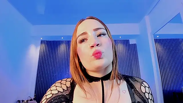 Snapshot of MadisonAnngel chatting on 7, 10, 2025 MadisonAnngel online show from 7, 10, 2025