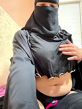 Snapshot of _Laiali_ chatting on 8, 11, 2025 Laiali online show from 8, 11, 2025