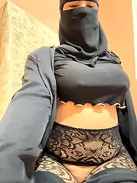 Snapshot of _Laiali_ chatting on 23, 11, 2025 Laiali online show from 23, 11, 2025