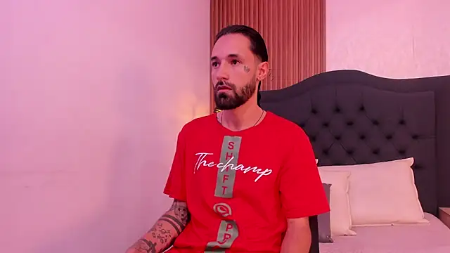 Snapshot of Hisoka_011 chatting on 28, 4, 2026 Hisoka 011 online show from 28, 4, 2026