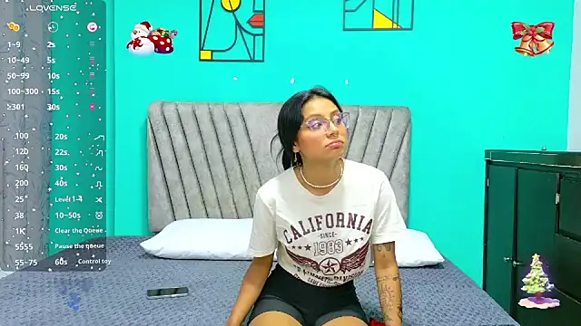 Soffia Konig  online show from 4, 12, 2025