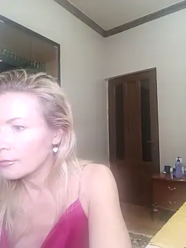 Snapshot of Julia_Giulia chatting on 9, 10, 2025 Julia Giulia online show from 9, 10, 2025