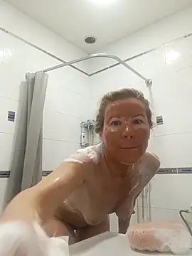 Snapshot of Julia_Giulia chatting on 16, 11, 2025 Julia Giulia online show from 16, 11, 2025