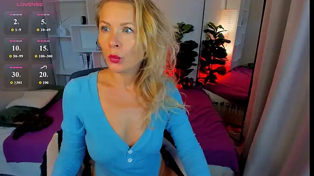 Julia Giulia online show from 25, 6, 2026