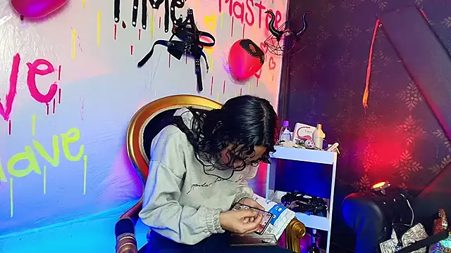 Sweettpleasure online show from 5, 11, 2025