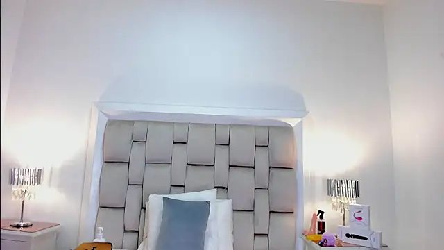 Snapshot of frehia_dimou chatting on 3, 5, 2026 frehia dimou online show from 3, 5, 2026